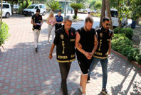 Çocukları 'cinsellik yaşayacağız' diye kandırdı, paralarını alıp dövdü