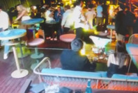 Şampanyayla birlikte silahlar da patladı: Polis son anda yakaladı