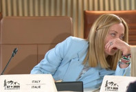 Buz kesen G7: Meloni göz devirdi, Trump Macron'a yüklendi