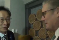 Devlet başkanını tanıyamadı, çevirmeninin elini sıktı