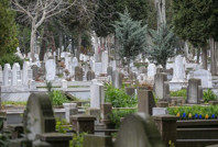 Mezarını kazdırdı, ertesi gün öldü