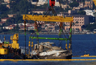 Milyarderlere mezar olmuştu: Batık lüks yat sonunda çıkarıldı