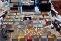 2 milyarlık hesap hareketliliği tespit edildi: Yüzlerce kişiyi dolandırmışlar
