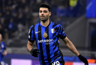 Beşiktaş'ın istediği Mehdi Taremi, Tahran'dan zor kaçtı