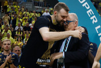 Fenerbahçe Beko şampiyonluk sonrası iki isme veda etti