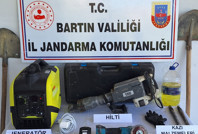 Kaçak kazıya suçüstü: 3 gözaltı