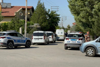 Annesi ve ablasını bıçaklayıp, intihara kalkıştı