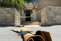 Baba 'Öyle intihar edilmez' deyip kızın üstüne benzin döktü, aile alevler içinde kaldı