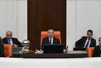 Bekir Bozdağ'dan AKP'li vekile sert tepki: Burası kahvehane değil, dışarı çık