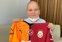 Barış Alper'den anlamlı hareket: Kanser hastası çocuğa umut oldu