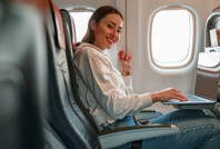 Genç hemşire para kazanmak için her hafta ülke değiştiriyor