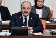 Varank: Siz 'geçirmeyeceğiz' deyince biz de geçirmek için gayret gösteriyoruz