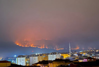 Sakarya'da başlayan yangın, Bilecik'te ilçe merkezine ilerliyor