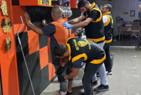 Oto galeriye uyuşturucu baskını