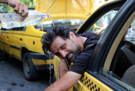 Komşuda devlet dairelerine ‘sıcak’ tatili