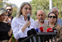 Tutuklu yakınları Saraçhane'de buluştu, Dilek İmamoğlu'nun sesi titredi