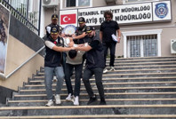 Galeriye silahlı saldırı: Müşteri vuruldu