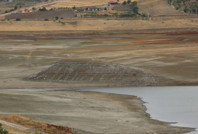 Barajda su bitme noktasına geldi, tepecikler ortaya çıktı