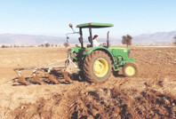 Tarlalar, traktörler açık artırmada