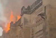 Tarihi camide yangın çıktı