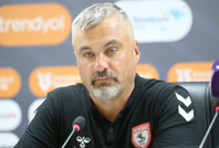 Thomas Reis kendi stadından şikayetçi!