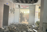 Depreme gerek kalmadı: Çürük raporu olan devlet hastanesinin tavanı çöktü