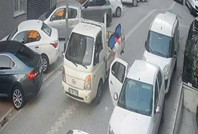 Çalıntı kamyonetle hırsızlığa koştular