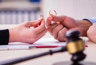 Boşanma davalarında yeni perde: Yargıtay manevi tazminatı reddetti