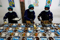 Bedava öğle yemeğinden 365 kişi zehirlendi