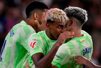 Barcelona ilk yarı geceyi 2. yarı gündüzü yaşadı: Levante 90+'da 3 puanı hediye etti!