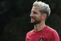 Galatasaray'ın eski yıldızı Mertens futbolu bıraktı