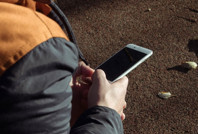 Bir ülke daha liselerde cep telefonunu yasaklıyor