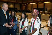 Kupayı Erdoğan'a götürdüler