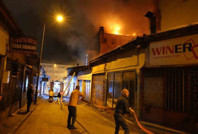 Erzurum’da korkutan yangın: Çok sayıda iş yeri ve bina alevlere teslim oldu