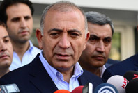 Gürsel Tekin: Kucaklaşmaya geliyoruz