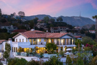 Brad Pitt hırsızlık travmasını atlatamadı, rock yıldızından yüksek güvenlikli malikane satın aldı