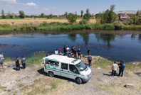 Kızılırmak iki can aldı: Arkadaşını kurtarmak isterken kendi de boğuldu