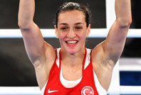 Buse Naz'a büyük onur