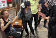 Sokak ortasında bıçaklı saldırı: 1 yaralı