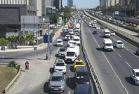 Ambulans geçerken radyolardan anons duyulacak