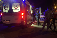 Parkta üvey babasını bıçakladı