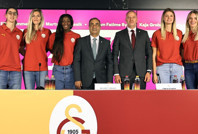 Galatasaray'da yeni transferlere imza töreni