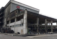 Trabzon’da alışveriş merkezi kül oldu