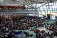 Büyük havaalanlarına siber saldırı: Uçuşlar iptal edildi