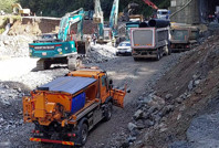 Sel ve heyelanlar nedeniyle 3 gündür kapalı olan yol ulaşıma açıldı