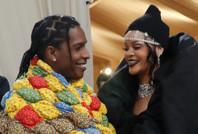 Ünlü çift ilk kızlarını kucaklarına aldı