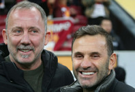 Sergen Yalçın, Okan Buruk'a karşı üstün!