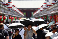 Japonya'da rekor sayıda kişi güneş çarpmasından hastanelik oldu