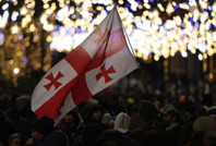 Komşu ülkede gergin seçim