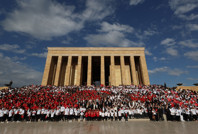 LÖSEV, on binlerce gönüllüyle Anıtkabir'i ziyaret etti